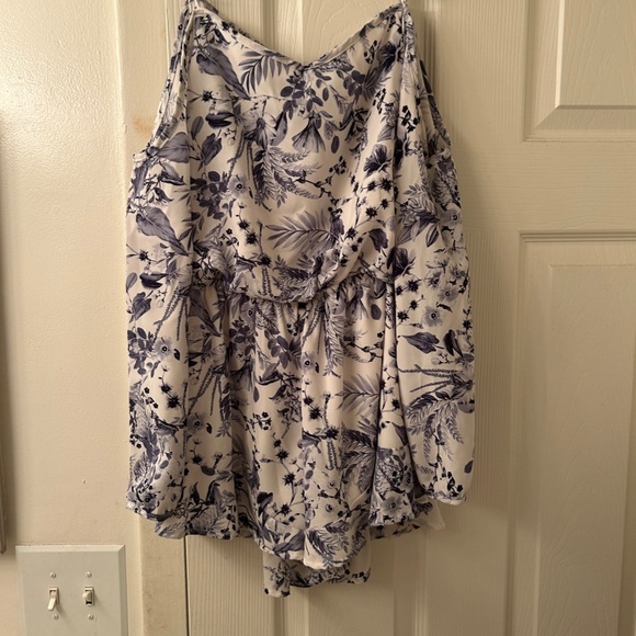 Altar'd State Blue and White Floral Cold Shoulder "Leeia" Romper Size Small - Picture 4 of 8